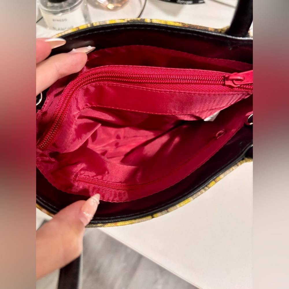 Small Fashion Purse - Picture 4 of 8
